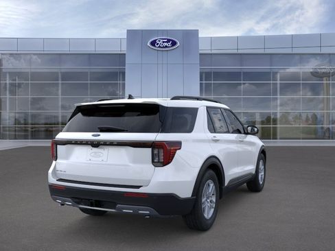 New 2026 Ford Explorer Active RWD image 8