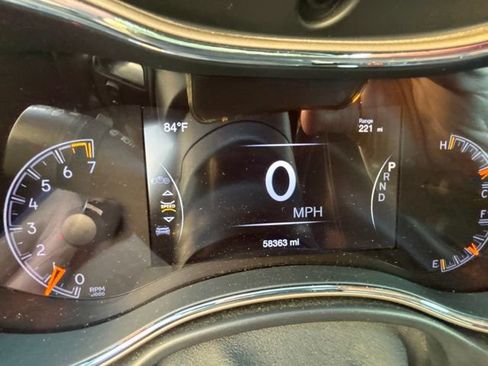 Used 2016 Jeep Grand Cherokee Limited AWD/4WD image 17