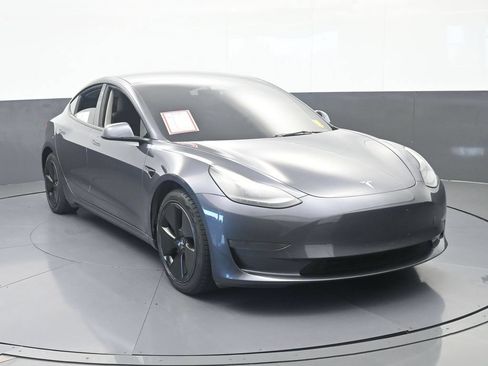 Used 2023 Tesla Model 3 Standard Range RWD image 9