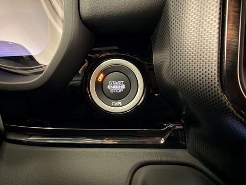 Used 2025 RAM 1500 Limited image 17