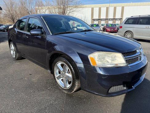 Used 2012 Dodge Avenger SXT FWD image 3