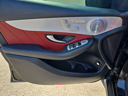 Used 2020 Mercedes-Benz GLC 300 4MATIC Coupe image 29