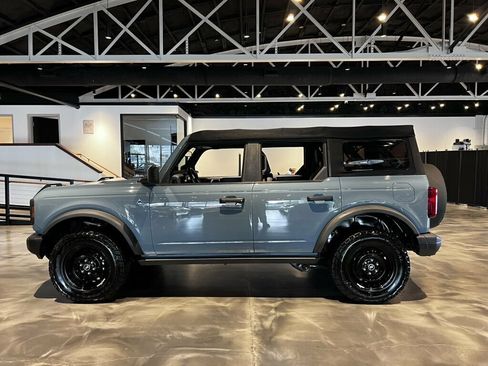 Used 2022 Ford Bronco Black Diamond AWD/4WD image 2