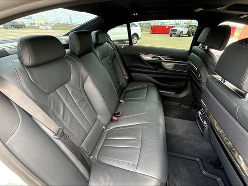 Used 2022 BMW 740i w/ M Sport Package image 35
