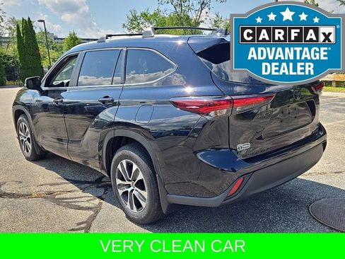 Used 2024 Toyota Highlander XLE AWD/4WD image 8