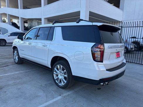 Used 2023 Chevrolet Suburban High Country w/ Premium Package image 6