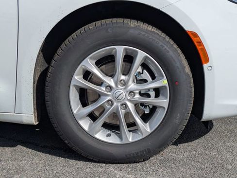 New 2026 Chrysler Pacifica Select image 11