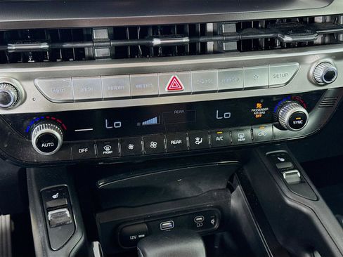 Certified 2023 Kia Telluride S image 17