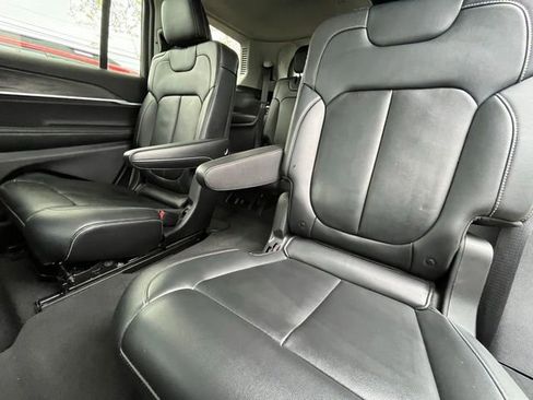 Used 2022 Jeep Grand Cherokee L Limited AWD/4WD image 25