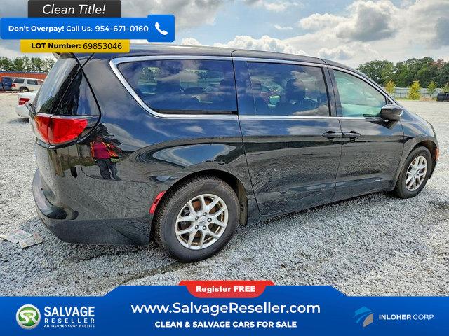 Used 2022 Chrysler Voyager LX FWD image 4