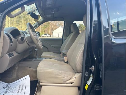 Used 2016 Nissan Frontier SV w/ SV Value Truck Package image 12