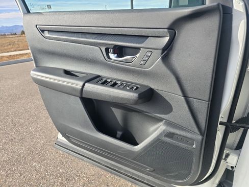 Used 2025 Honda CR-V Sport-L image 17