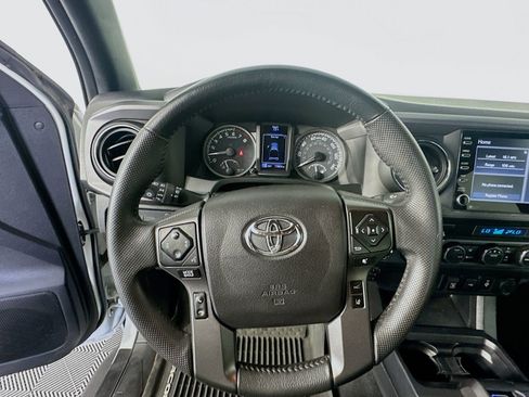 Used 2021 Toyota Tacoma TRD Off-Road AWD/4WD image 11