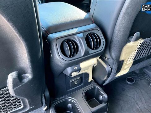 Used 2024 Jeep Gladiator Rubicon w/ Convenience Group image 31