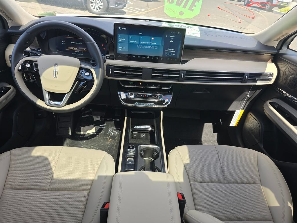 New 2025 Lincoln Corsair Grand Touring w/ Jet Appearance Package AWD/4WD image 18