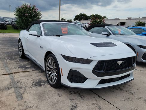 Used 2026 Ford Mustang GT Premium RWD image 1