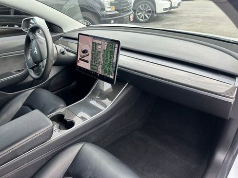 Used 2020 Tesla Model 3 Performance image 19