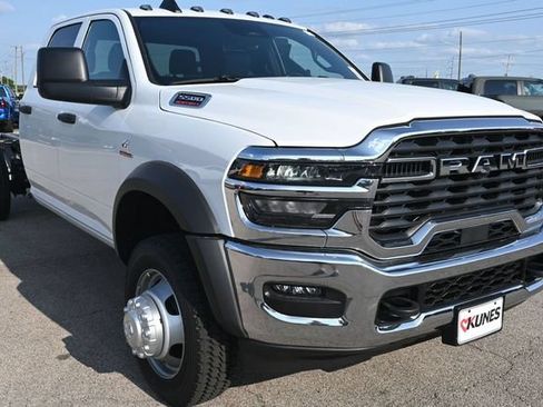New 2026 RAM 5500 Tradesman w/ Chrome Appearance Group AWD/4WD image 4