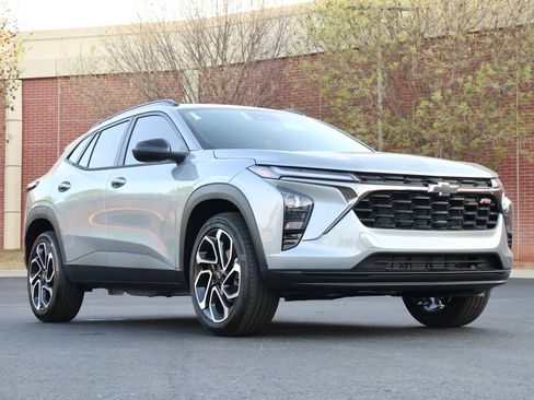 New 2026 Chevrolet Trax RS w/ Sunroof Package FWD image 1