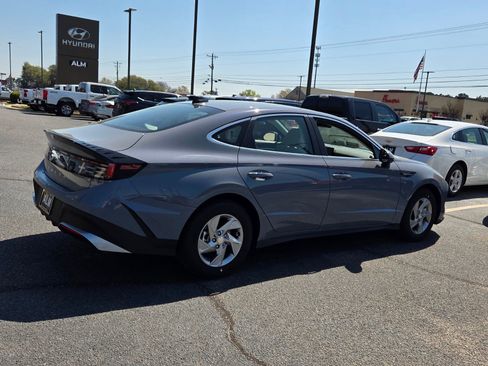 New 2026 Hyundai Sonata SE FWD image 12