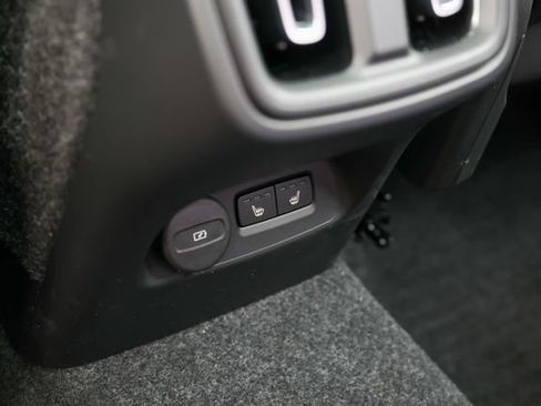 Certified 2026 Volvo XC40 B5 Plus AWD/4WD image 45