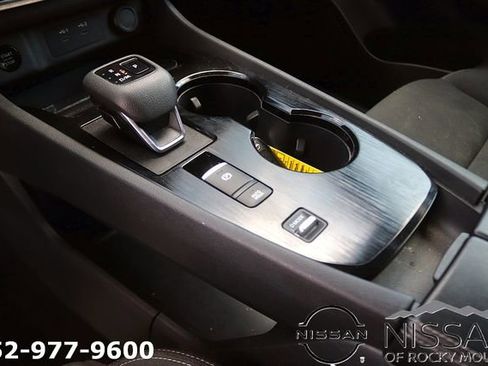 Certified 2024 Nissan Rogue S FWD image 18