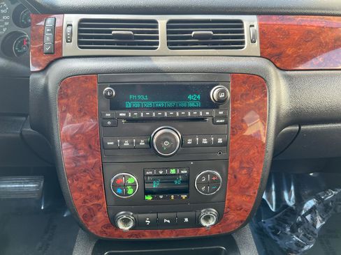 Used 2010 Chevrolet Tahoe LT AWD/4WD image 18