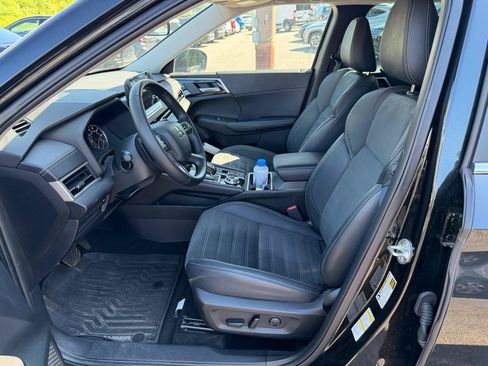 Used 2023 Mitsubishi Outlander SE Black Edition AWD/4WD image 12