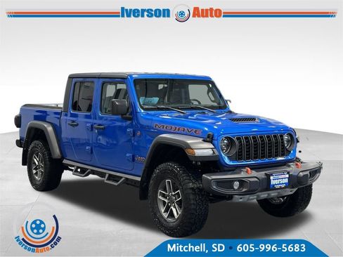 Used 2024 Jeep Gladiator Mojave w/ Convenience Group image 1