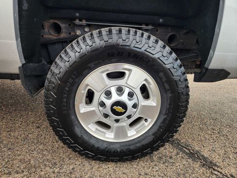 Used 2018 Chevrolet Silverado 2500 LT w/ All Star Edition AWD/4WD image 9
