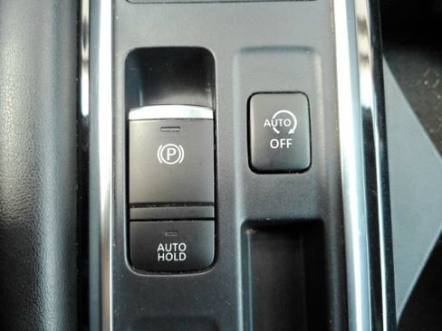 Used 2022 Nissan Pathfinder SV FWD image 46
