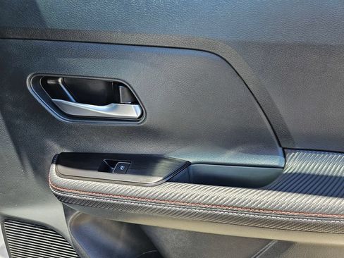 Used 2025 Nissan Kicks SR FWD image 14