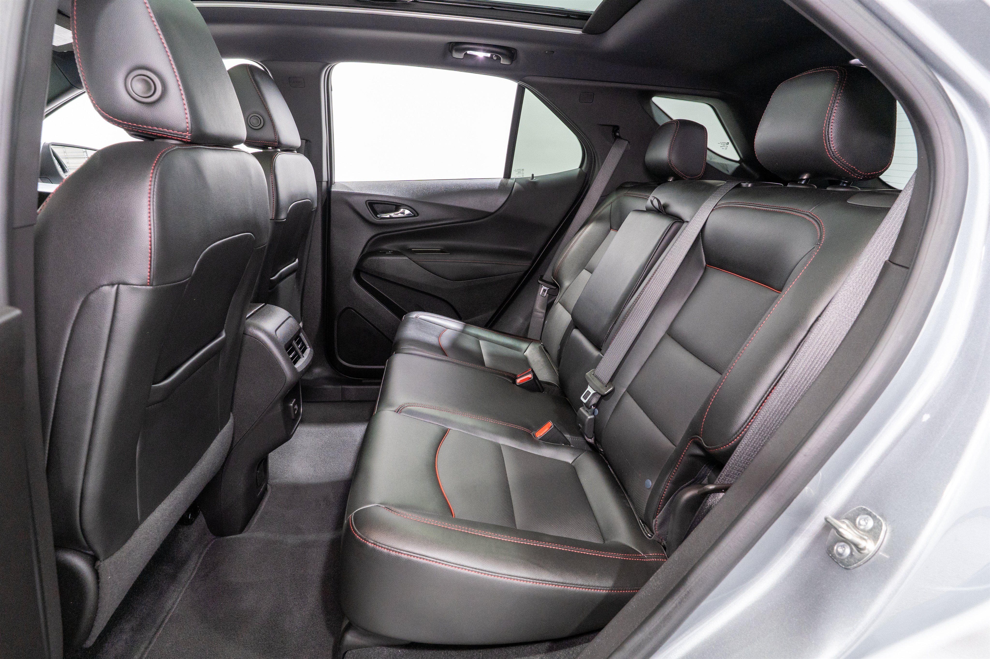 Used 2024 Chevrolet Equinox RS w/ RS Leather Package FWD image 31