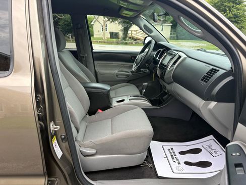 Used 2015 Toyota Tacoma 4x4 Double Cab w/ SR5 Package image 22