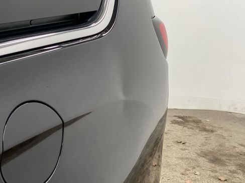 Used 2024 Chrysler Pacifica Touring-L image 31