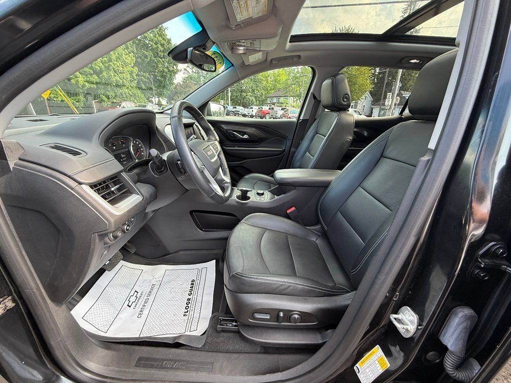 Used 2023 GMC Terrain SLT w/ Elevation Edition AWD/4WD image 16