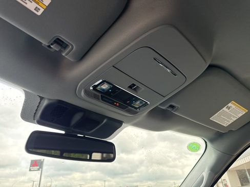 Used 2023 Ford F150 Lariat w/ Trailer Tow Package image 32