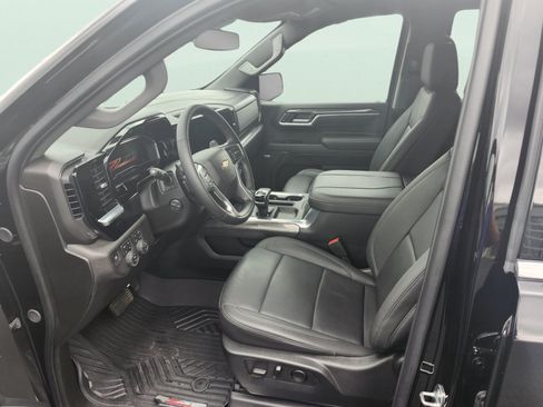 Used 2024 Chevrolet Silverado 1500 LTZ AWD/4WD image 9