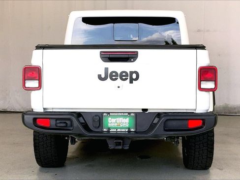 Used 2024 Jeep Gladiator Sport AWD/4WD image 3