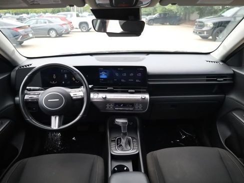 Certified 2025 Hyundai Kona SEL FWD image 8