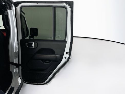 Used 2021 Jeep Wrangler Unlimited Rubicon AWD/4WD image 30