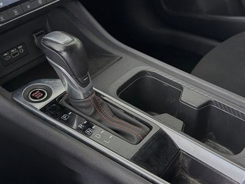 Used 2024 Nissan Sentra SR FWD image 19