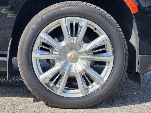 Used 2022 Chevrolet Tahoe High Country AWD/4WD image 11