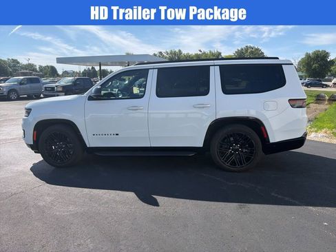 Used 2024 Jeep Wagoneer Series II w/ Convenience Group I AWD/4WD image 7