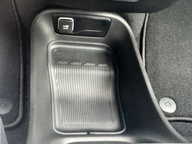 New 2027 Chrysler Pacifica Select AWD/4WD image 39