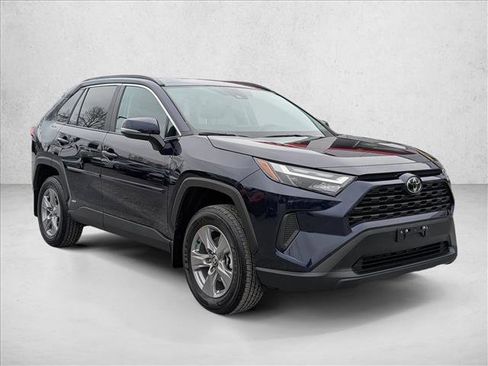 Used 2025 Toyota RAV4 XLE image 3