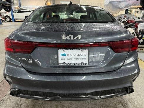 Used 2023 Kia Forte LX FWD image 3