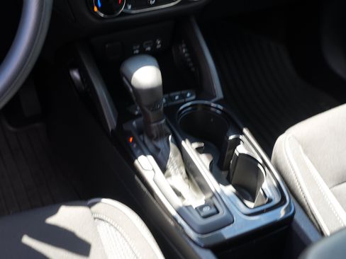 Used 2022 Chevrolet TrailBlazer LT FWD image 24