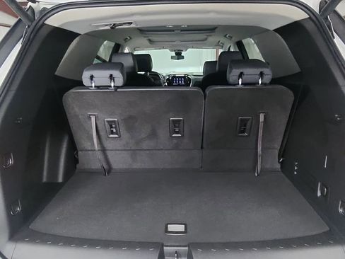 Used 2021 Chevrolet Traverse Premier FWD image 34