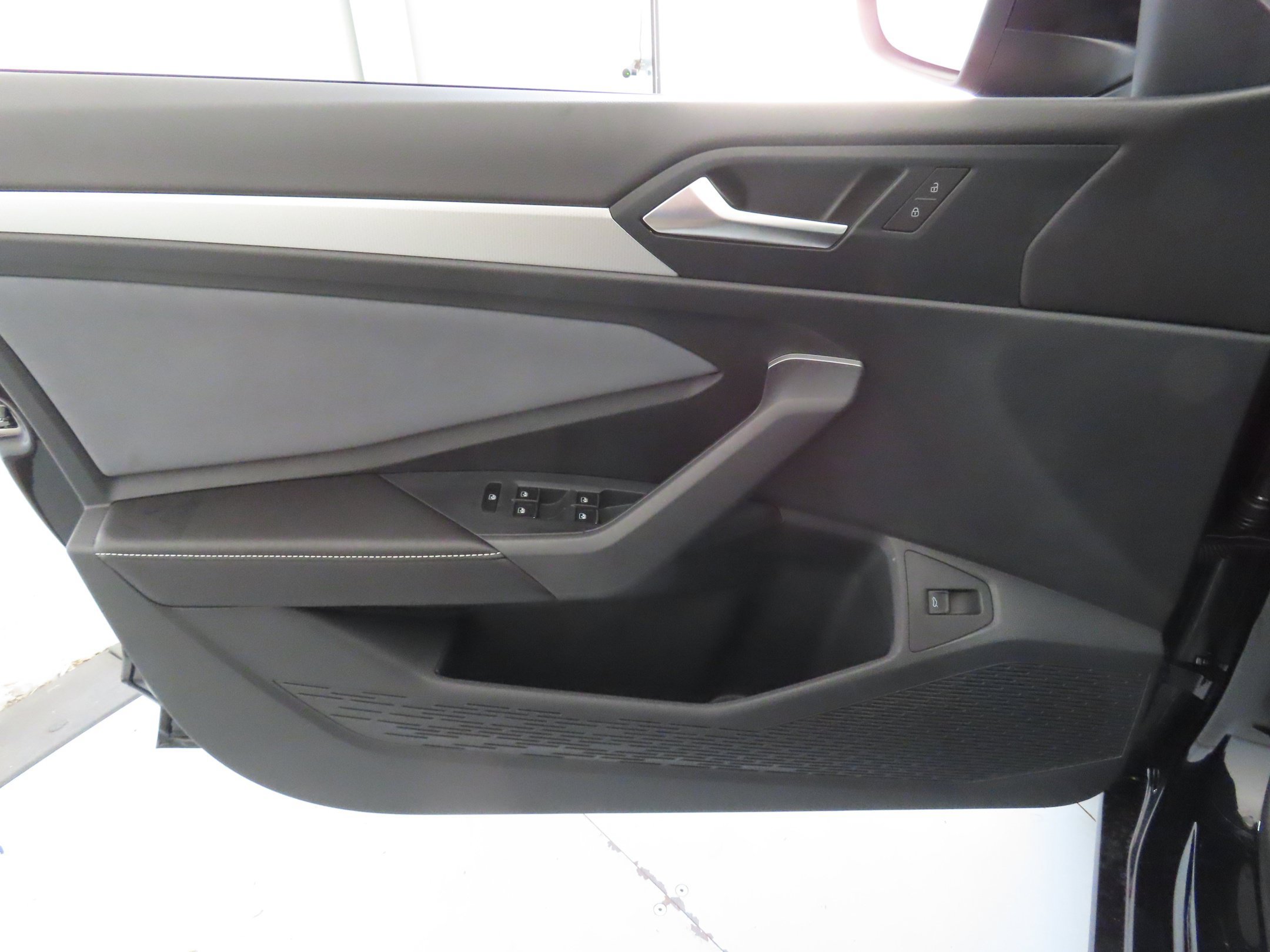 Used 2026 Volkswagen Jetta SE FWD image 10